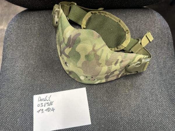 Schutzmaske in Multicam