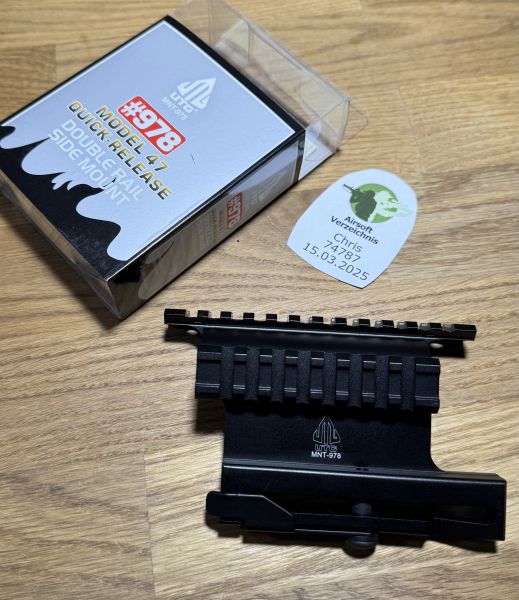 NUR NOCH 7 TAGE UTG #978 AK Quick Release Side Mount 