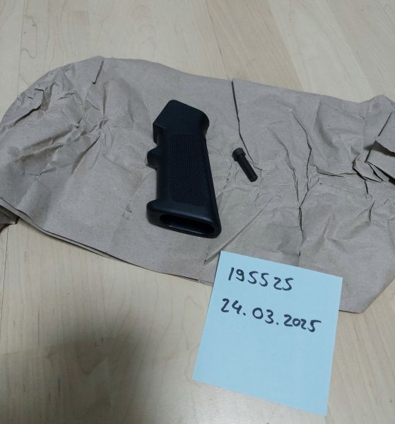 Ar15 griff... mit schraube für RS gewinde