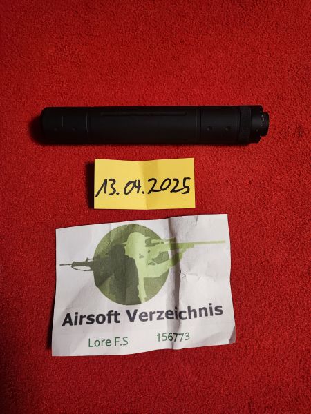 Schwarzer Schalldämpfer