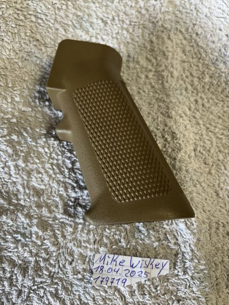 M4 Griff Tan NEU