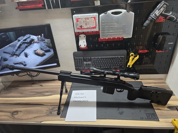 Well M40A5 (MB4416D) Feder-Repetiergewehr mit Zweibein und Zielfernrohr