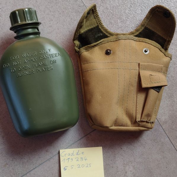 Feldflasche mit Pouch