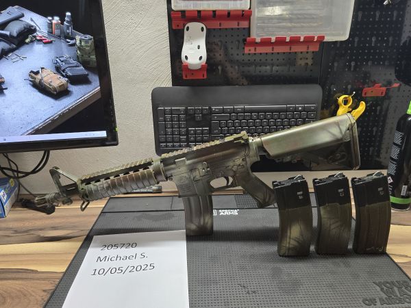 King Arms M4 GBB mit 3 Magazinen und Koffer