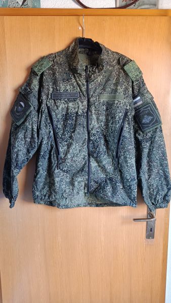Russische Jacke БТК  групп - Digital Flora + Patches und Rangabzeichen