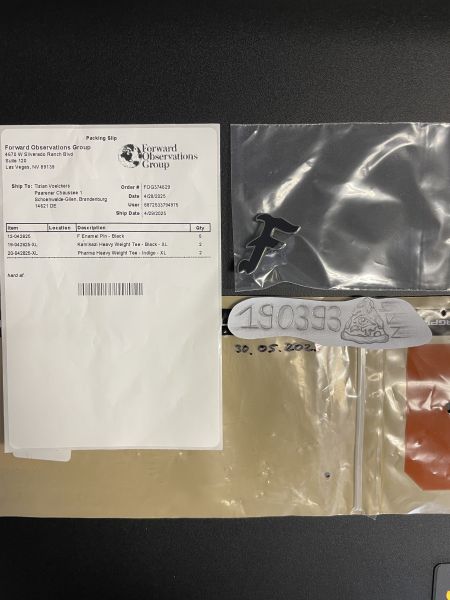 Forward Observations Group „F“ Pin Schwarz / Silber