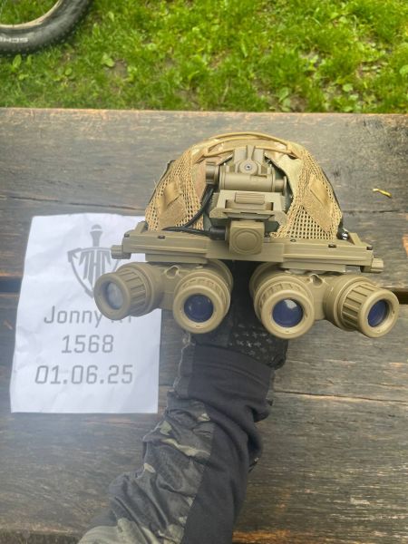 FAST Helm mit GPNVG-18 Replica, Helmbezug und Patches [FOG/GBRS Group Style]