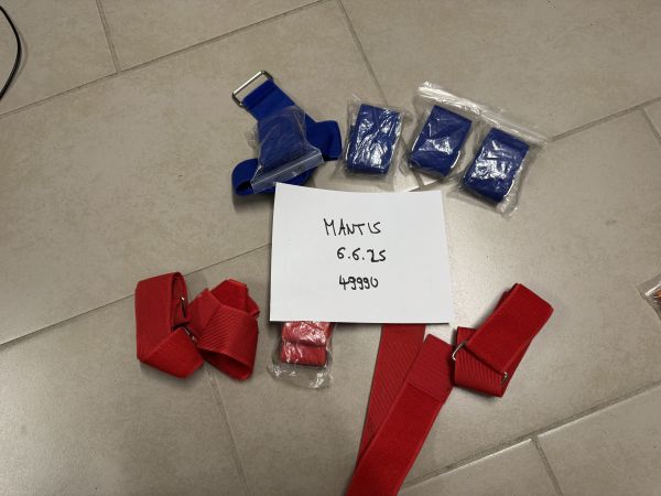 Teamarmbänder rot und blau je 5 Stück 