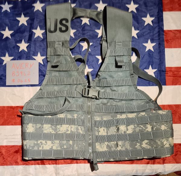 Original US ARMY light bearing vest UCP Top Zustand
