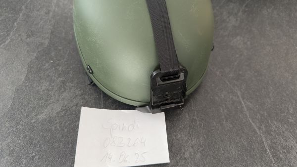 Kunstsoffhelm mit Metall NVG Halterung