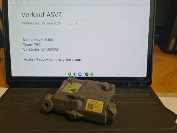 Peqbox Dummy grün/braun