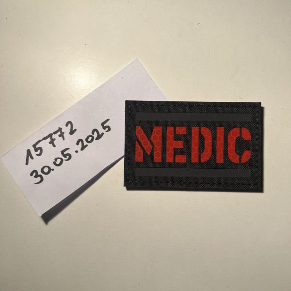 Medic Klett Patch Lasercut reflektierend 8x5 cm Sanitäter schwarz / rot / schwarz