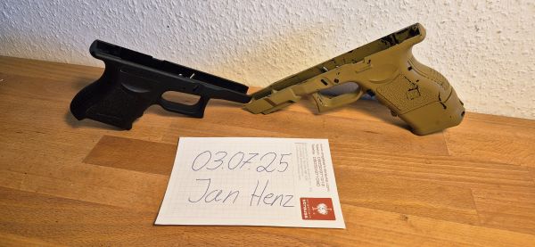 WE G33 Advance & G26 Griffstücke