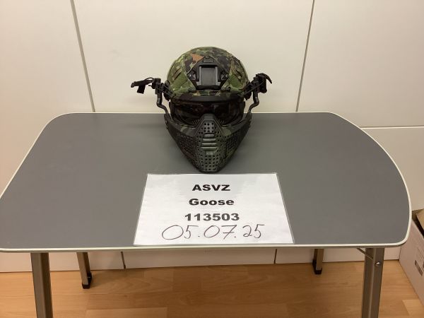 Verkaufe Helm mit Brille und Mundschutz 