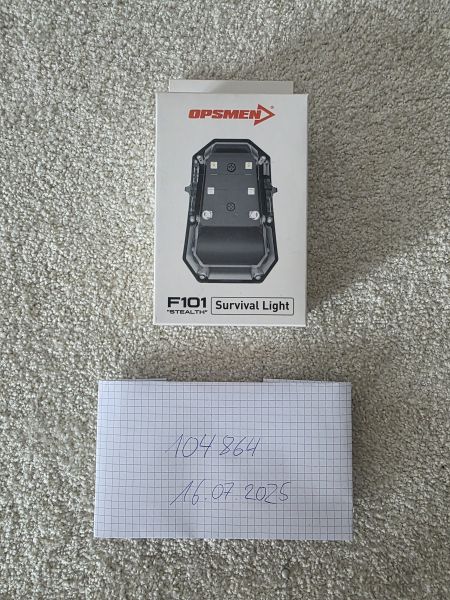 Earmor F101 Stealth Survival Light Helmleuchte schwarz