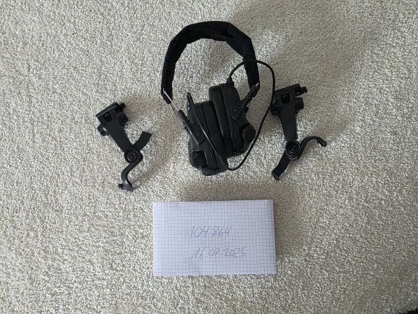 Earmor Aktiver Gehörschutz M31 MOD 3 inkl. M16C Rail Mount Kit schwarz