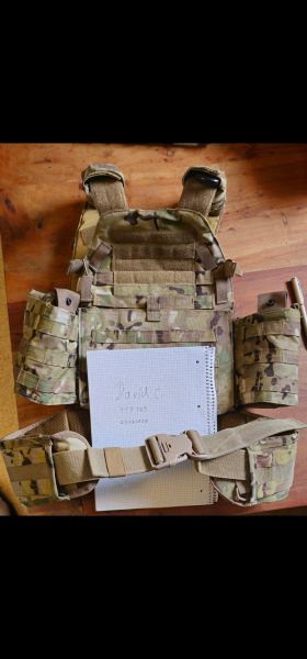 Invadergear Träger mit passendem Belt