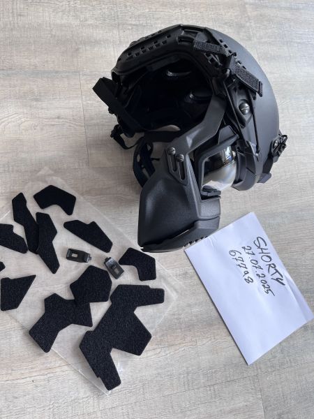 Helm Black / Schwarz mit Ops-Core Markings