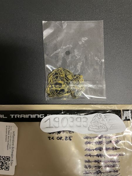 PM Projekt Monark „Gold Skully“ Schlüsselanhänger