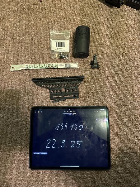 Konvolut: Begadi Granate, Feder, Springguide, Zenitco B-13 Clon