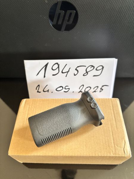 Vertikal Frontgriff Schwarz 20mm Picatinny 