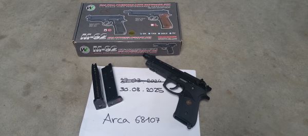 WE M92 + 3x GBB und 2x 50rd. GBB Magazine