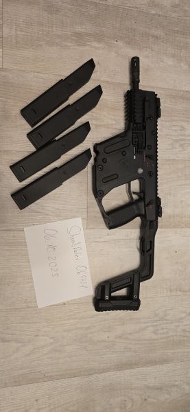 Krytac Kriss Vector Airsoft S-AEG (schwarz) mit 4 Magazinen