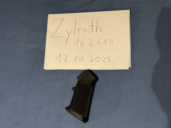 Original WE M4 Pistolgrip