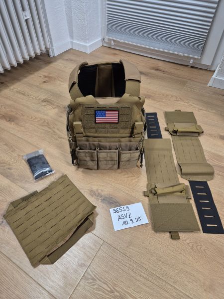 Tasmanian Tiger LC Coyote mit Zubehör