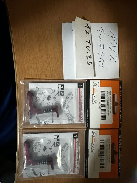 Maxx Model Mag Release Red