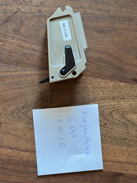 ICS G33 Magazin Schacht