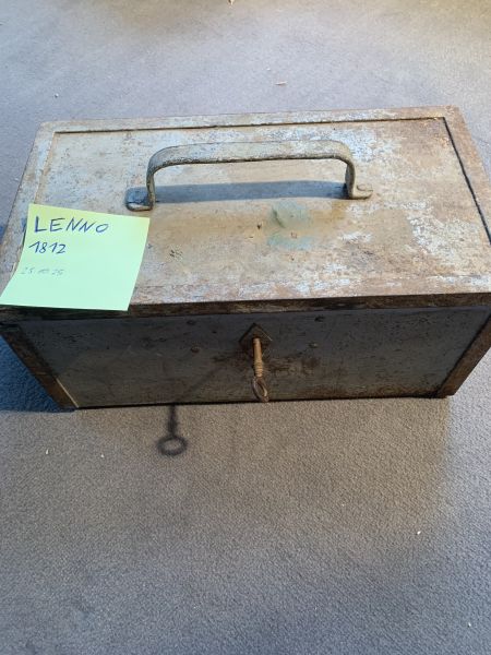 Kiste, abschließbar, Metall, Akkukiste