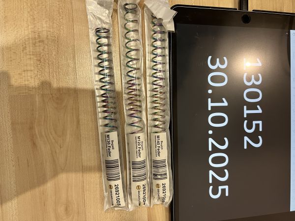 Begadi Federn in verschiednen Stärken