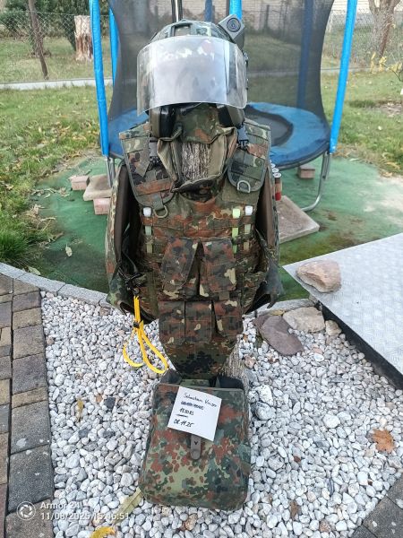 Flecktarn Splitterschutzweste mit viel Zubehör Discount Woche Statt 450€