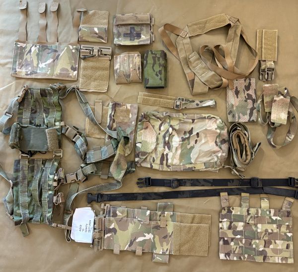 Custom Set Chest Rig, Magpouches, Cummerbund, Crye Multicam Black Tropic (wie Spiritus Systems, Ferro Concepts, BFG Blue Force Gear)