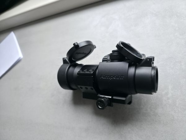 Aimpoint CompM4 Red Dot Metall Klon mit Markings + Killflash