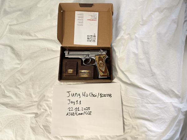 Umarex Beretta M92FS Inox mit Holzgriffschalen