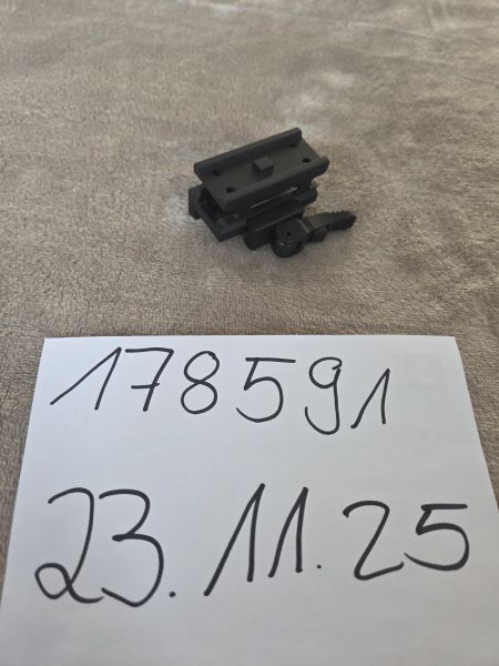 T1 Red dot Riser mit Schnellverschluss  25- 30mm hoch 