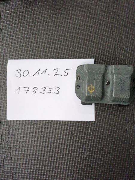 Black Trident Double mag Carrier mit malice clips