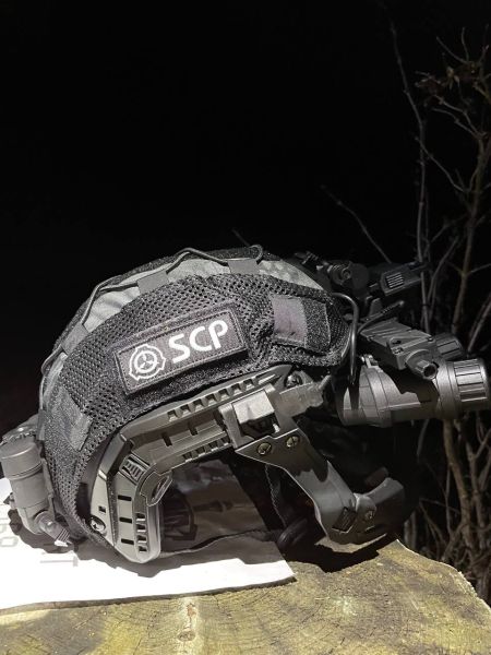 SCP Tactical FAST Helmet Set – Black Ops Replica + GPNVG-18 Dummy + Mandible Protector – neuwertig