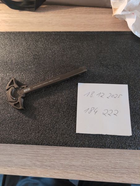 Noveske Super Badass Charging Handle MWS GBB FDE