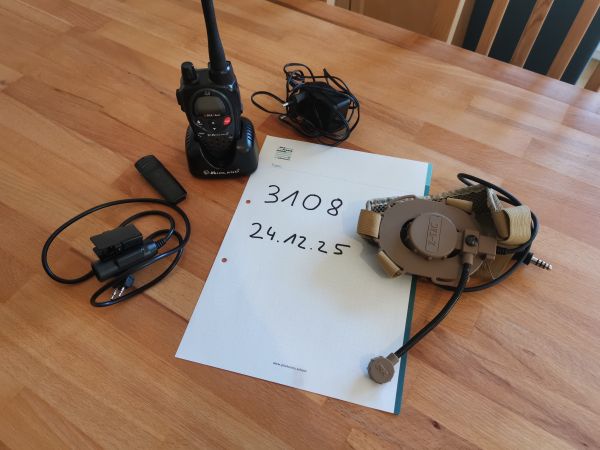 Midland G9 mit PTT und Headset