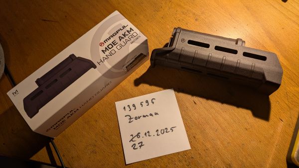 Magpul MOE AKM Vorderschaft Plum