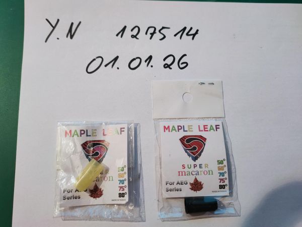 Zwei Maple Leaf Super Macaron Hop Gummis