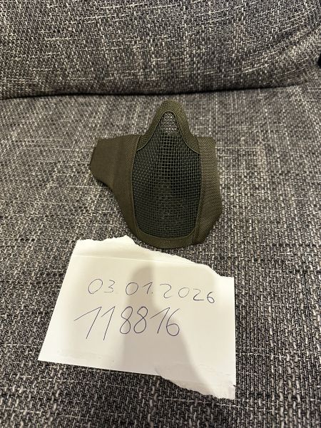 Schal und Mundschutz