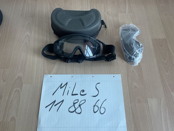 Schutzbrille mit Ventilator