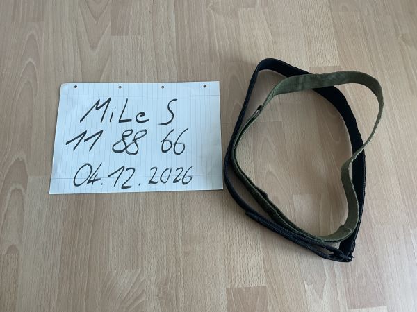 2x Klettgürtel oliv und schwarz