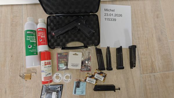 Tokyo Marui Hi Cappa 5.1 GBB mit Zubehör