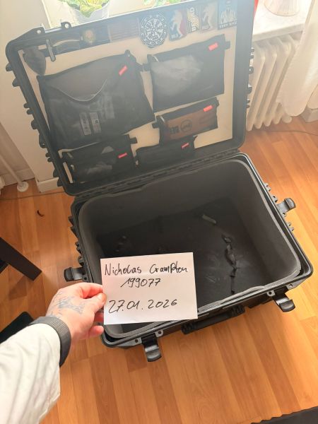 Waffenkoffer schön groß 