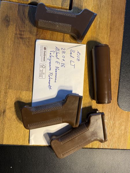 DDR AK Teile Griffe und Handschutz 
